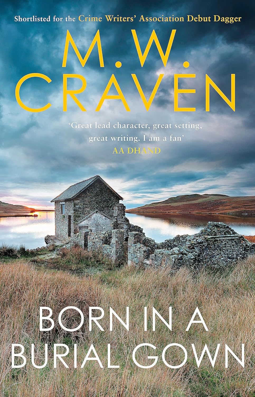 Born in a Burial Gown (Avison Fluke Series #) - M. W. Craven