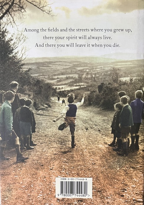 Barefoot In Mullyneeny. A Boy's Journey Towards Belonging - Bryan Gallagher